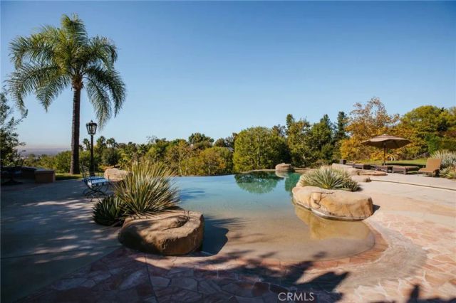 365 Oak Mountain Road, Bradbury, CA 91008