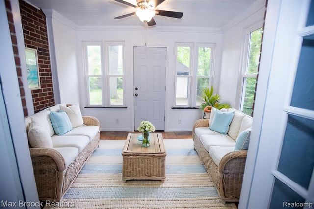 17352 Parkside Street, Detroit, MI 48221