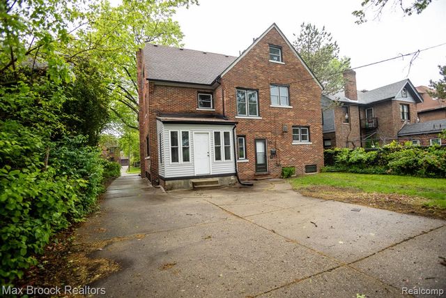 17352 Parkside Street, Detroit, MI 48221