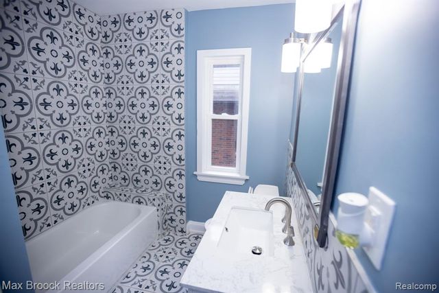 17352 Parkside Street, Detroit, MI 48221