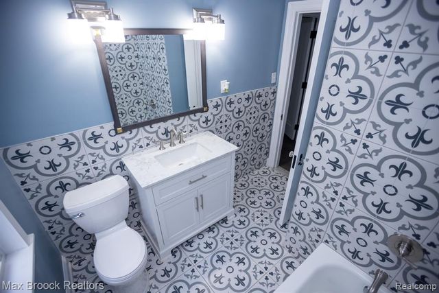 17352 Parkside Street, Detroit, MI 48221