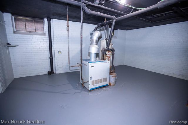 17352 Parkside Street, Detroit, MI 48221