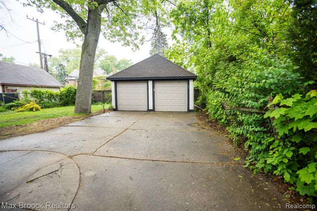 17352 Parkside Street, Detroit, MI 48221