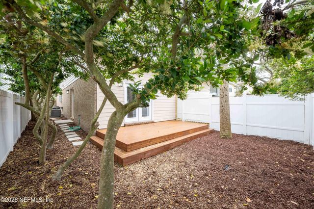 176 E EAST COAST Drive, Atlantic Beach, FL 32233