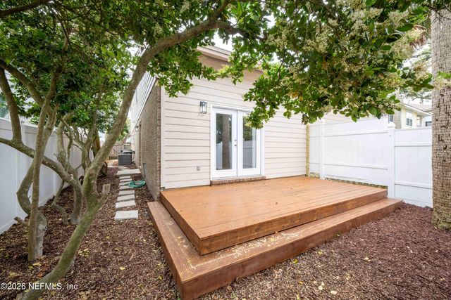 176 E EAST COAST Drive, Atlantic Beach, FL 32233