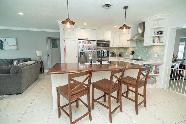 421 SE 4th Terrace, Pompano Beach, FL 33060