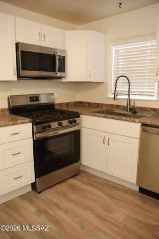 2320 N Camilla Boulevard, Tucson, AZ 85716