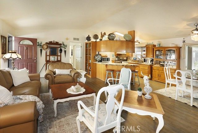 28 Rancho Road, Tustin, CA 92780