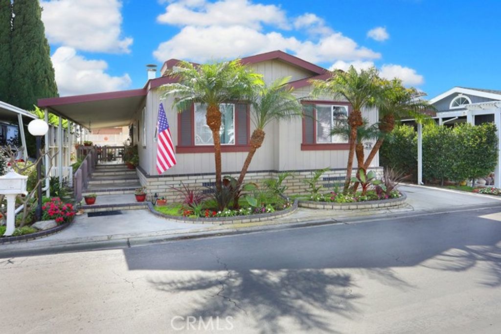 28 Rancho Road, Tustin, CA 92780