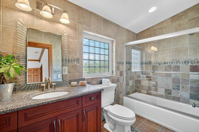 1328 NW 120th Street, Clive, IA 50325