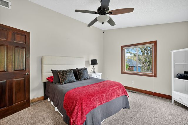 1328 NW 120th Street, Clive, IA 50325