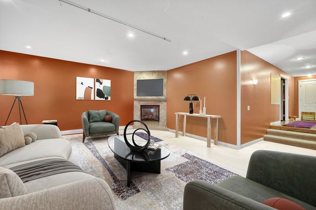 1328 NW 120th Street, Clive, IA 50325