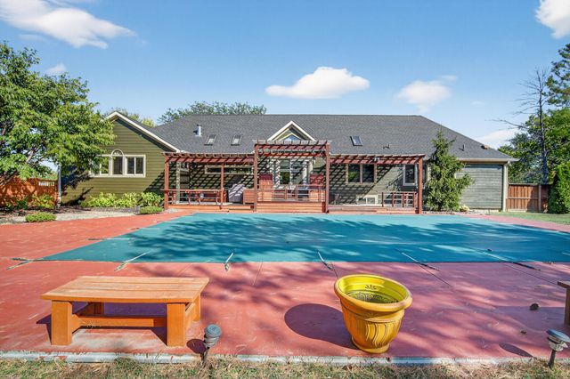 1328 NW 120th Street, Clive, IA 50325