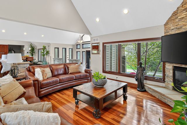 1328 NW 120th Street, Clive, IA 50325