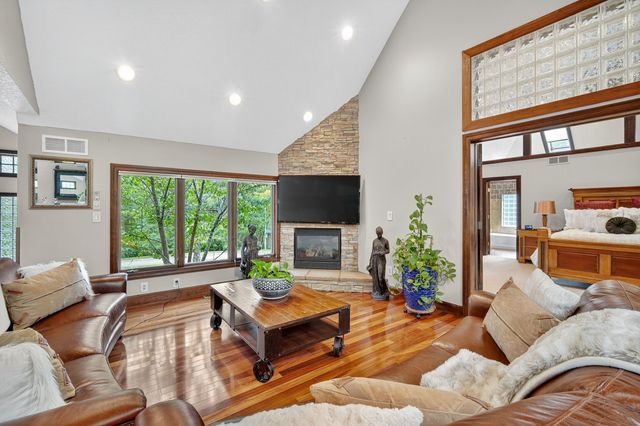 1328 NW 120th Street, Clive, IA 50325