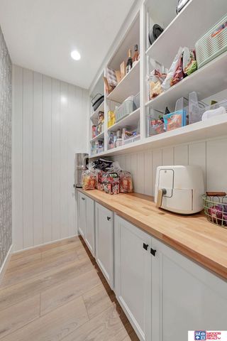 921 N 107th Street, Lincoln, NE 68527