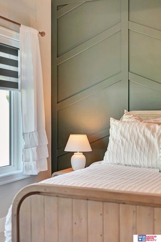 921 N 107th Street, Lincoln, NE 68527