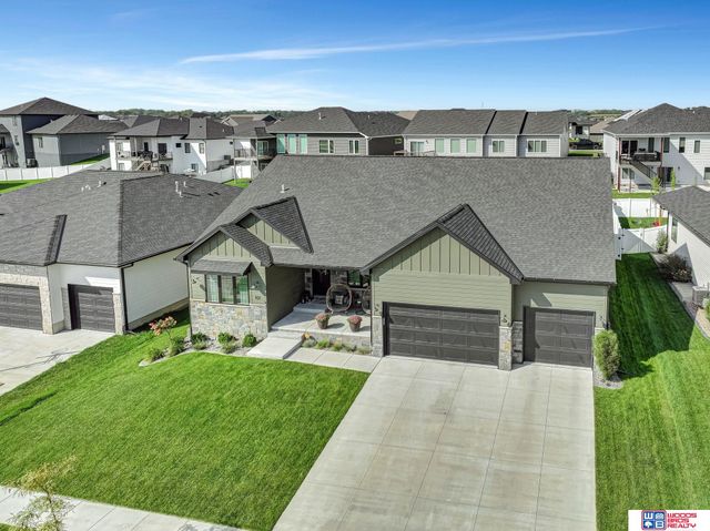 921 N 107th Street, Lincoln, NE 68527