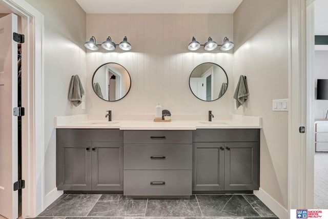 921 N 107th Street, Lincoln, NE 68527