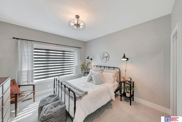 921 N 107th Street, Lincoln, NE 68527