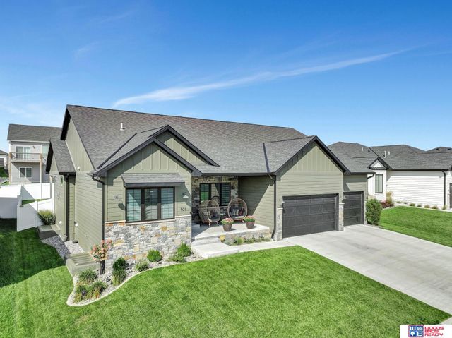 921 N 107th Street, Lincoln, NE 68527