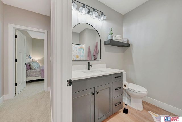 921 N 107th Street, Lincoln, NE 68527