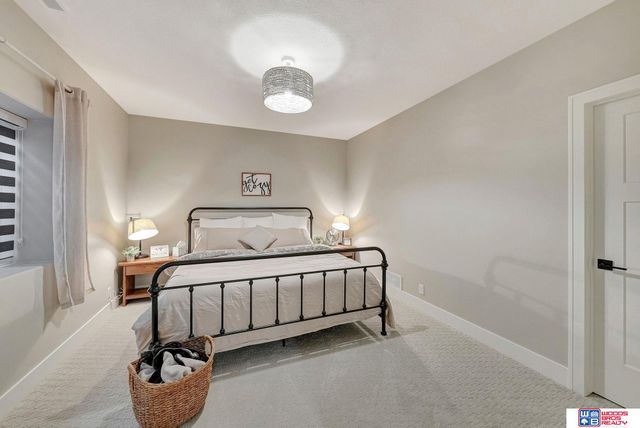 921 N 107th Street, Lincoln, NE 68527