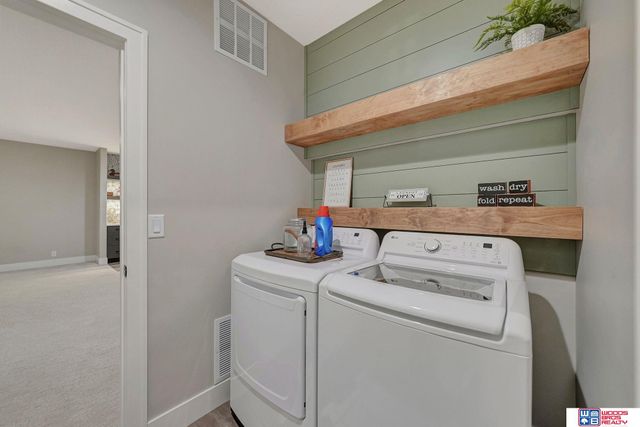 921 N 107th Street, Lincoln, NE 68527