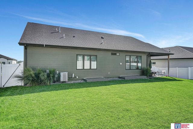 921 N 107th Street, Lincoln, NE 68527