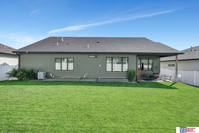 921 N 107th Street, Lincoln, NE 68527