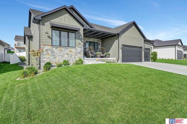 921 N 107th Street, Lincoln, NE 68527