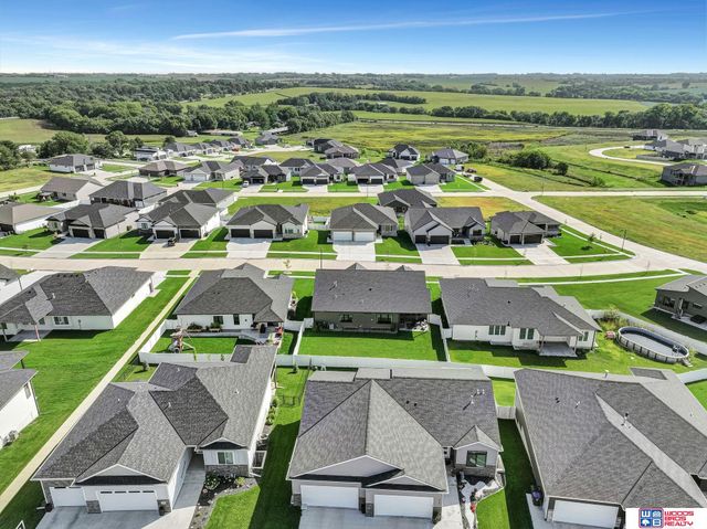 921 N 107th Street, Lincoln, NE 68527