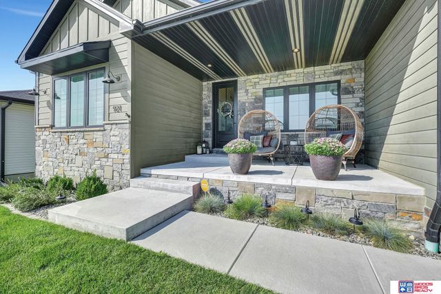 921 N 107th Street, Lincoln, NE 68527