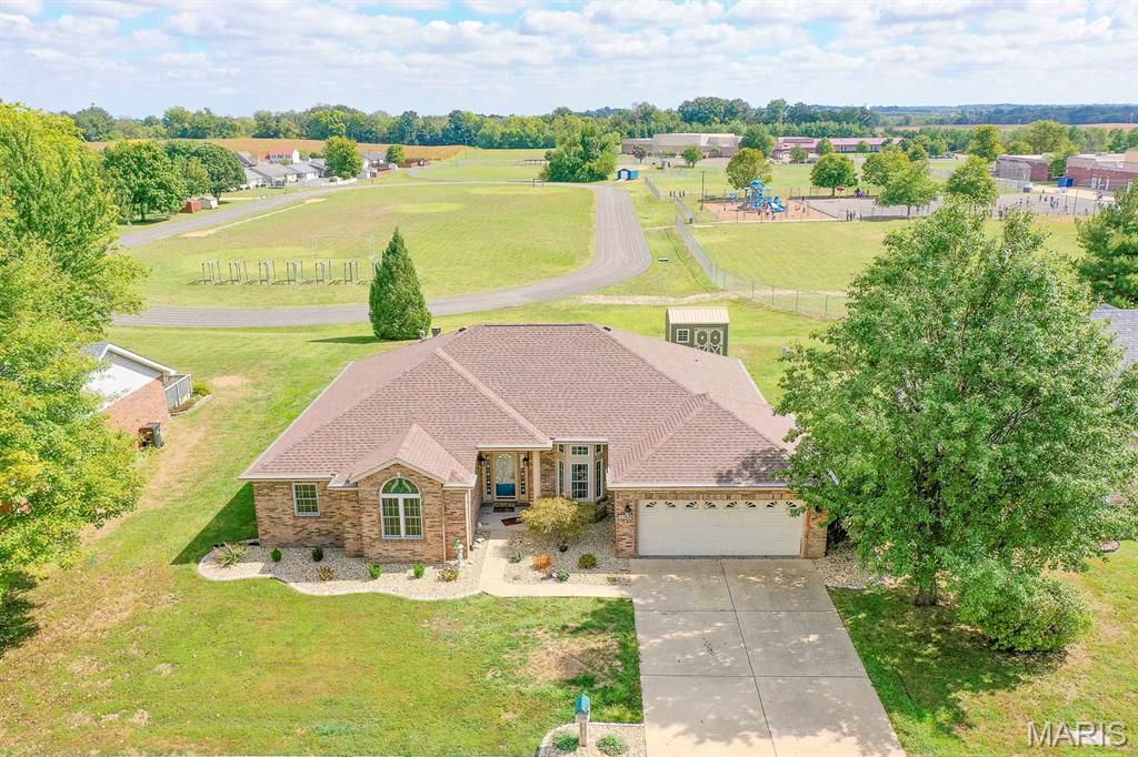 1620 Westhaven Drive, Belleville, IL 62220