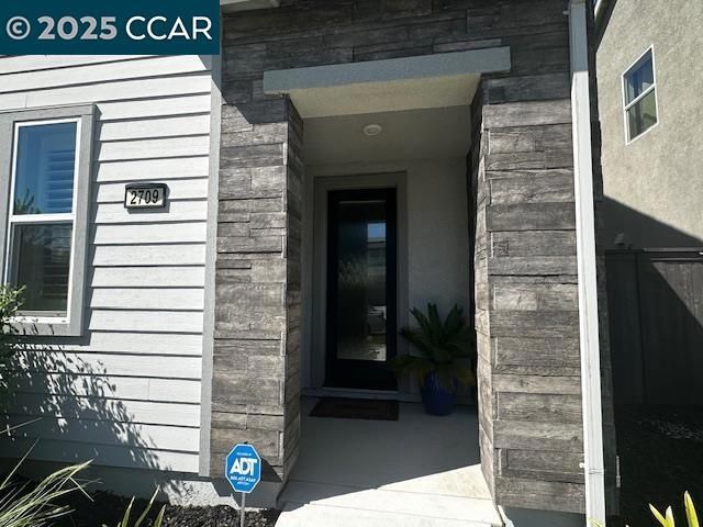 2709 Mossy Creek St, Sacramento, CA 95833