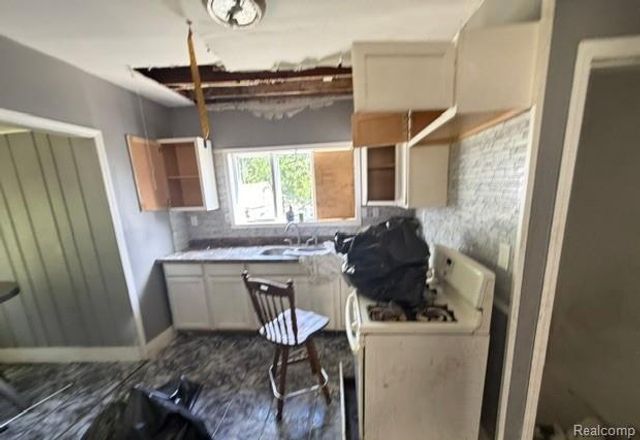 485 N Johnson Street, Pontiac, MI 48342