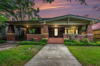 2135 Pembroke Drive, Fort Worth, TX 76110