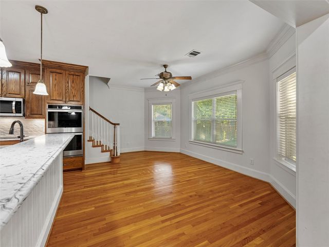 110 E University Avenue, Waxahachie, TX 75165