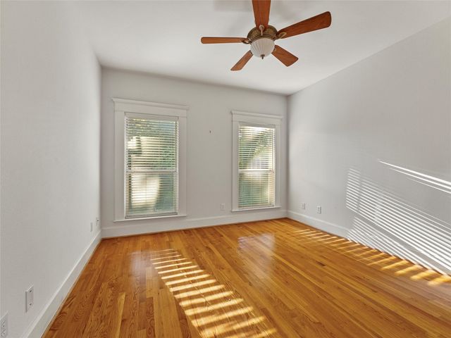 110 E University Avenue, Waxahachie, TX 75165