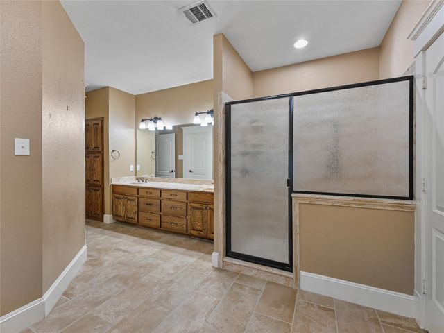 110 E University Avenue, Waxahachie, TX 75165