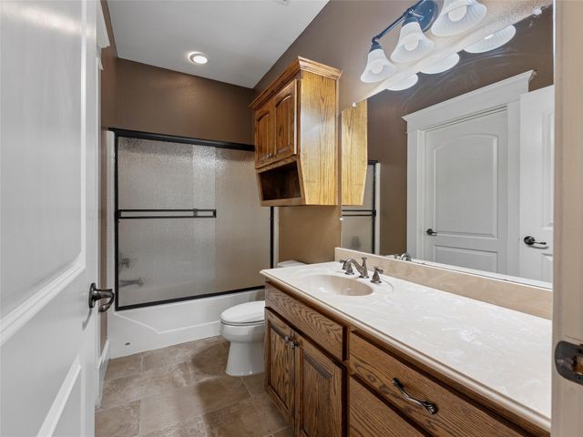 110 E University Avenue, Waxahachie, TX 75165