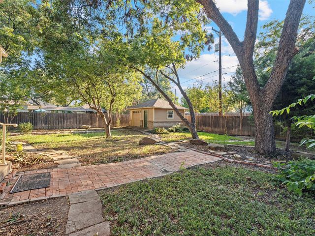 110 E University Avenue, Waxahachie, TX 75165