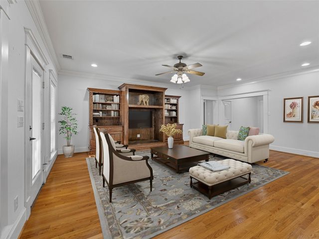 110 E University Avenue, Waxahachie, TX 75165