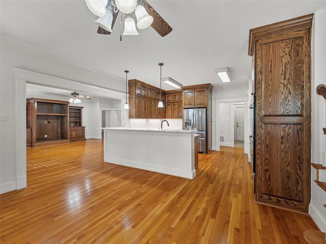 110 E University Avenue, Waxahachie, TX 75165