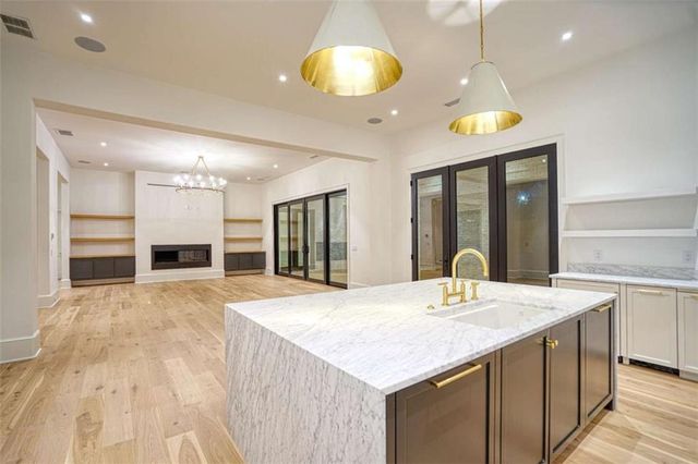 4550 Jolyn Place, Sandy Springs, GA 30342