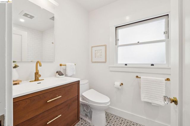 432 El Cerrito Ave., Piedmont, CA 94611