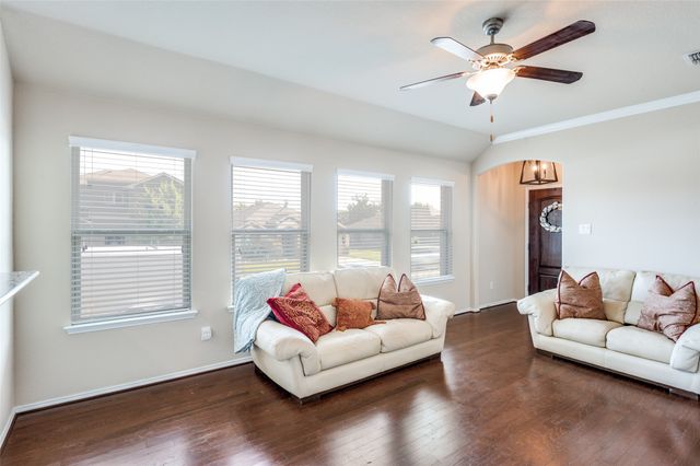 500 Pawnee Street, Aubrey, TX 76227
