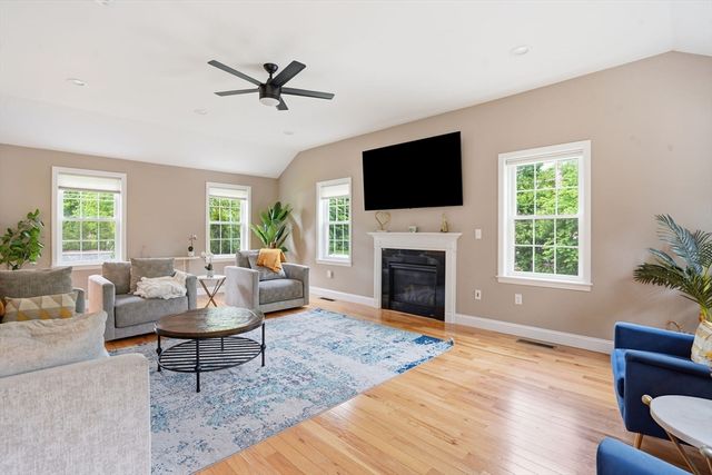 61 Cook St, Billerica, MA 01821