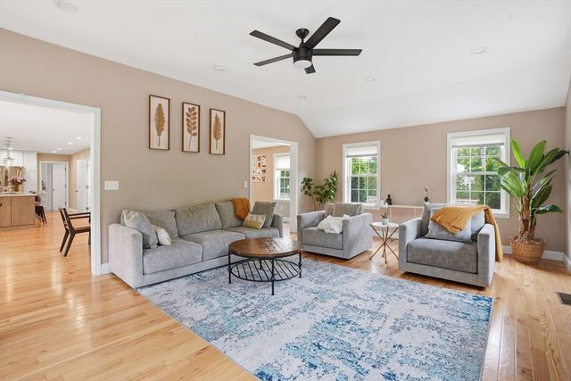 61 Cook St, Billerica, MA 01821