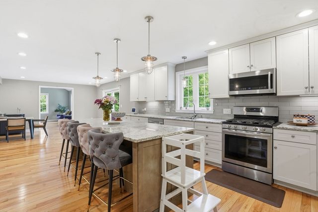 61 Cook St, Billerica, MA 01821